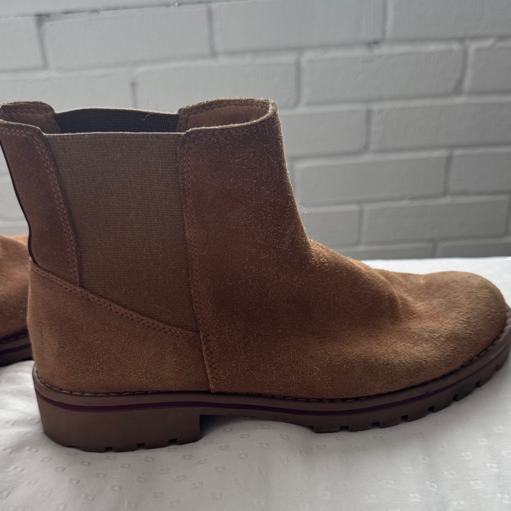 Crown Vintage Tan Suede Ankle Booties